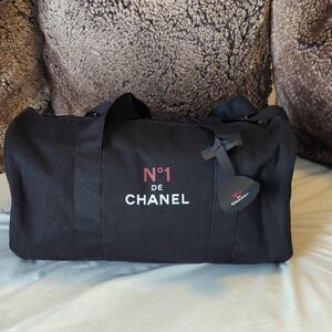 NEW DSNRGWP BARREL DUFFLE BAG